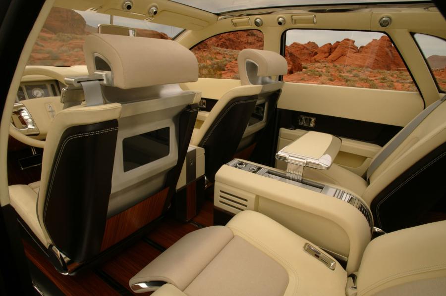  Lincoln Aviator Concept 2004 года  (фото 11 из 37)